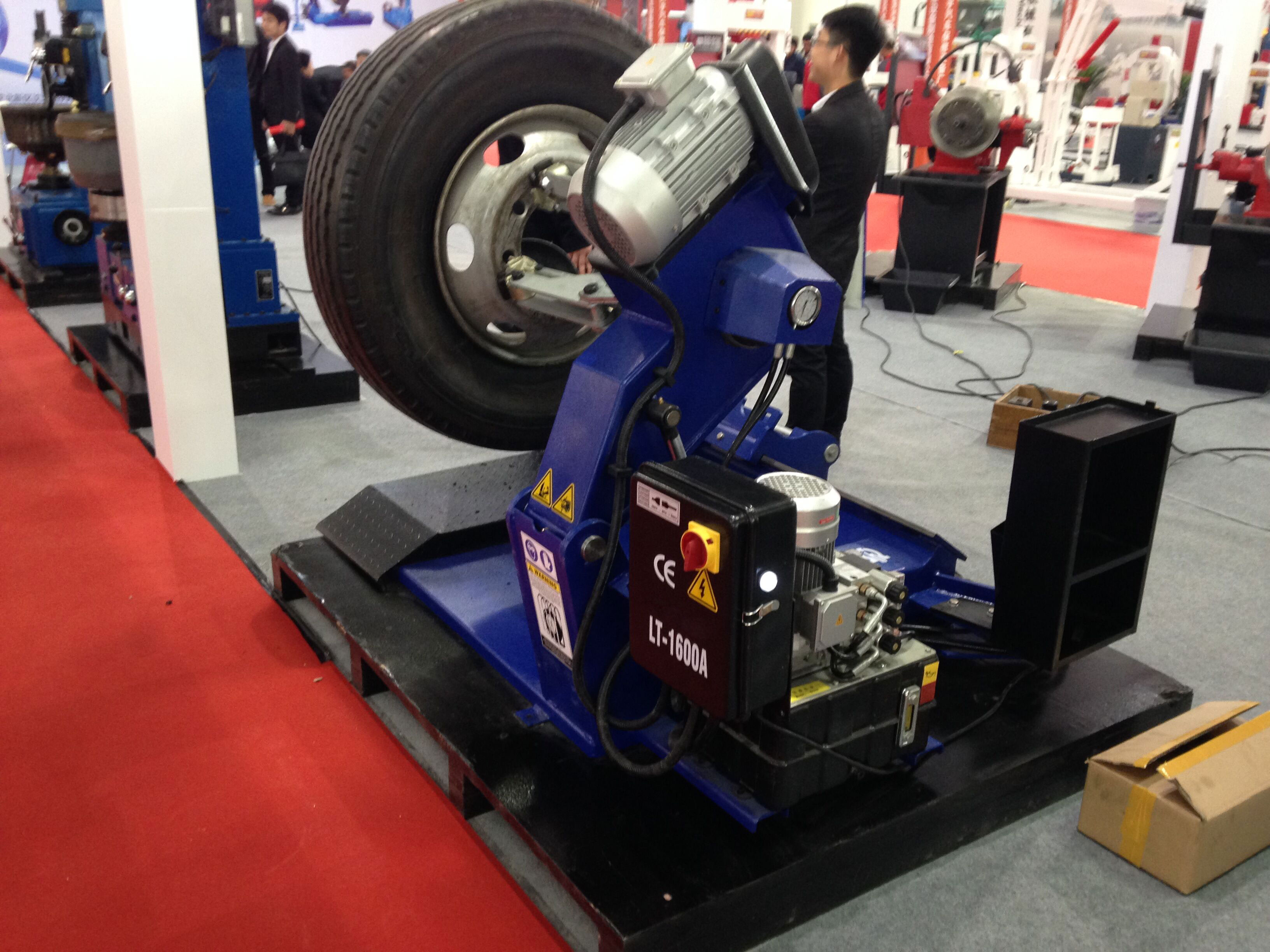 LT1600A truck tire changer 14”26” LT1600A truck tire changer 14”26”
